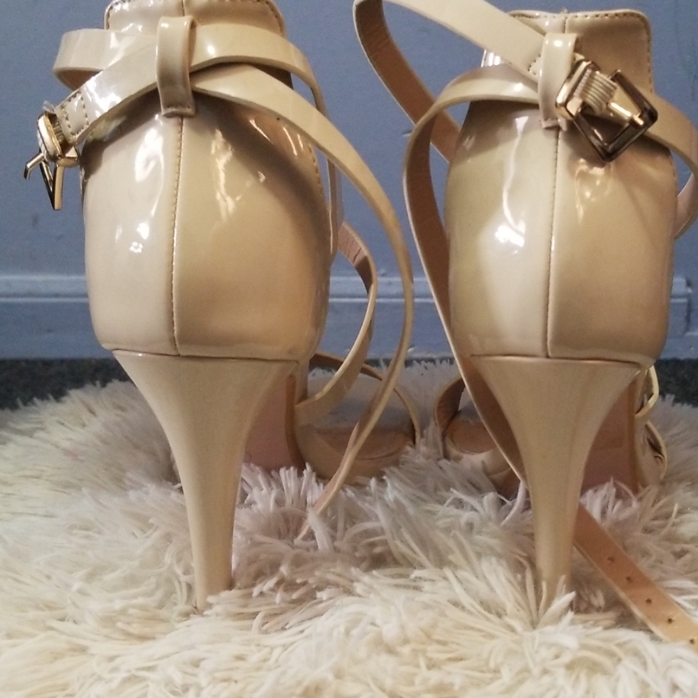 Heels - Picture 2 of 4